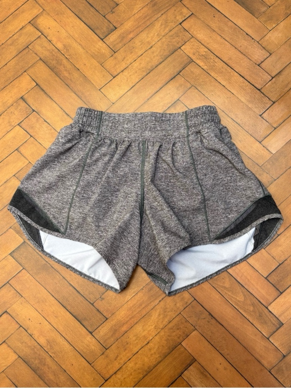 Lululemon Hotty Hot Shorts 4" In Heather Lux Multi Black Size 4 - Picture 2 of 5